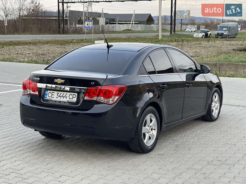 Седан Chevrolet Cruze 2014 в Черновцах