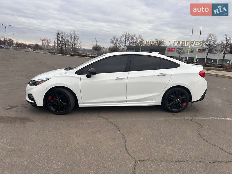 Седан Chevrolet Cruze 2018 в Кривом Роге