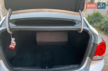 Седан Chevrolet Cruze 2010 в 
