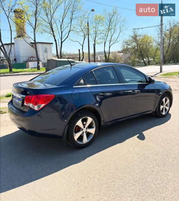 Седан Chevrolet Cruze 2010 в Сумах