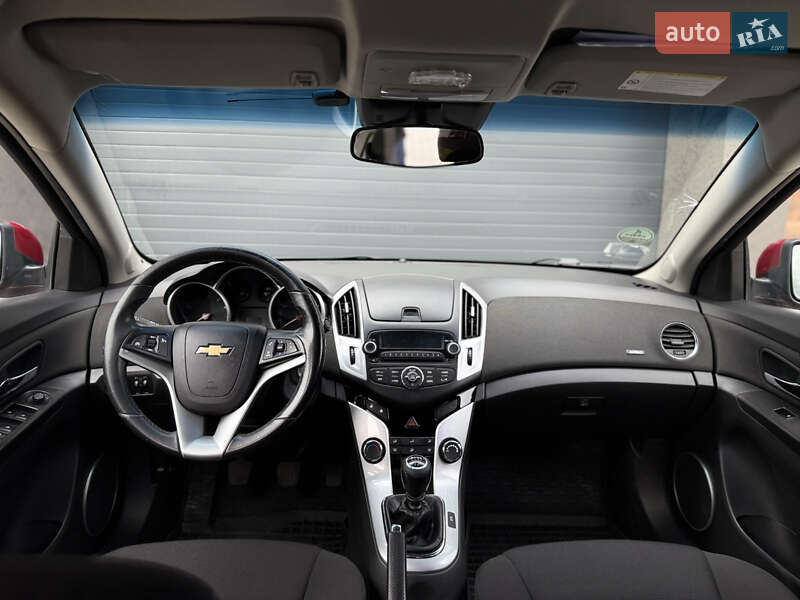Седан Chevrolet Cruze 2013 в Черновцах