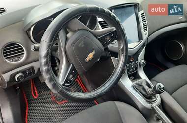 Хетчбек Chevrolet Cruze 2011 в 