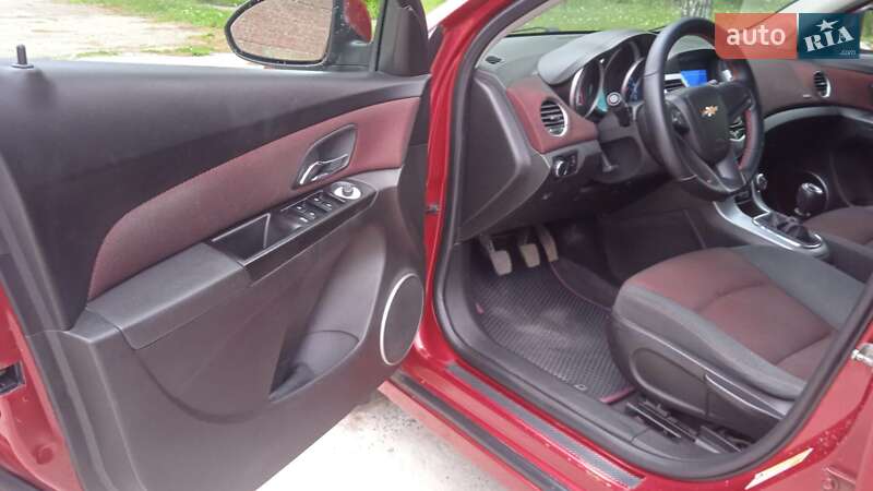 Седан Chevrolet Cruze 2011 в Сумах