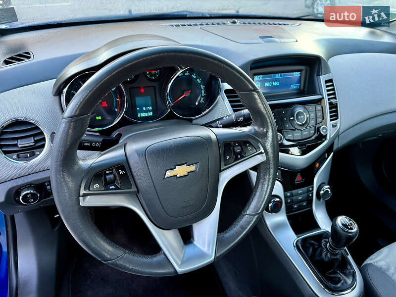 Седан Chevrolet Cruze 2010 в Ровно