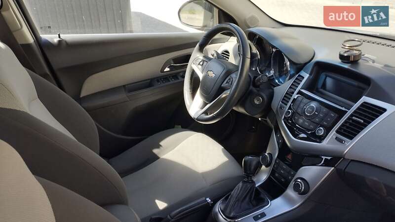 Седан Chevrolet Cruze 2010 в Тернополі