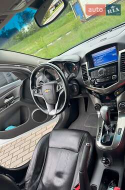 Хетчбек Chevrolet Cruze 2012 в 