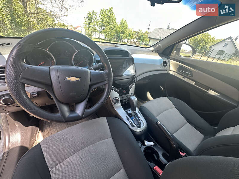 Седан Chevrolet Cruze 2011 в Полтаві