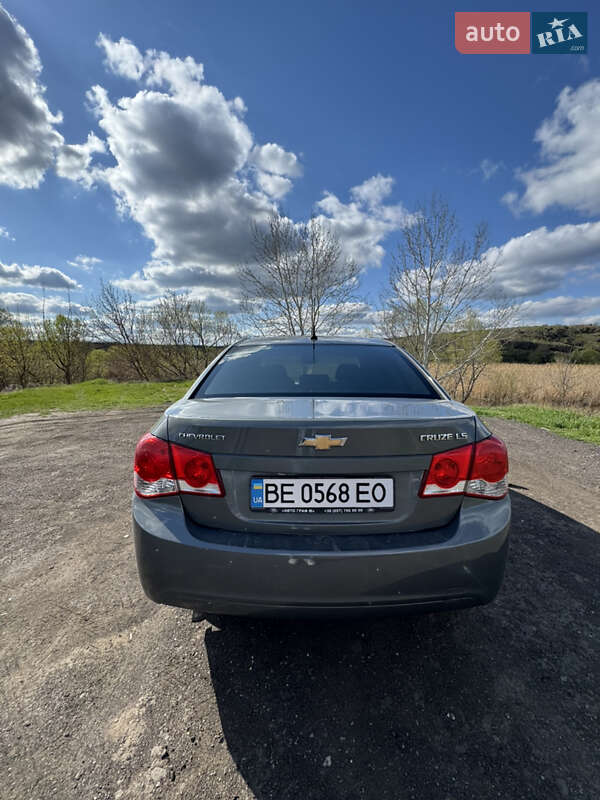 Седан Chevrolet Cruze 2011 в Южноукраинске