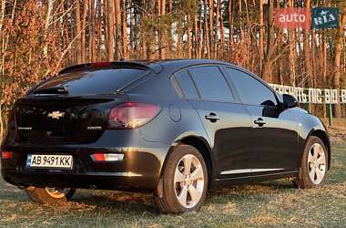 Хэтчбек Chevrolet Cruze 2011 в 