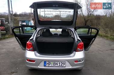 Хэтчбек Chevrolet Cruze 2012 в 