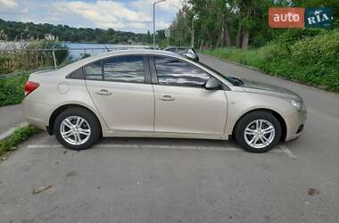 Седан Chevrolet Cruze 2011 в 