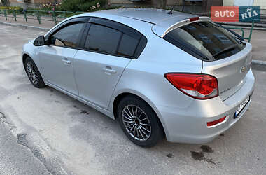 Хэтчбек Chevrolet Cruze 2012 в 