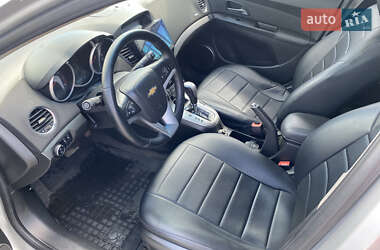Хэтчбек Chevrolet Cruze 2012 в 