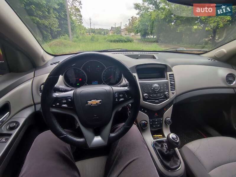 Седан Chevrolet Cruze 2009 в Чернівцях