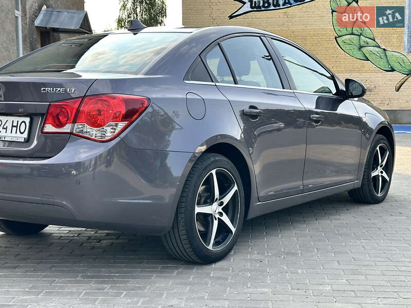 Седан Chevrolet Cruze 2010 в Луцьку