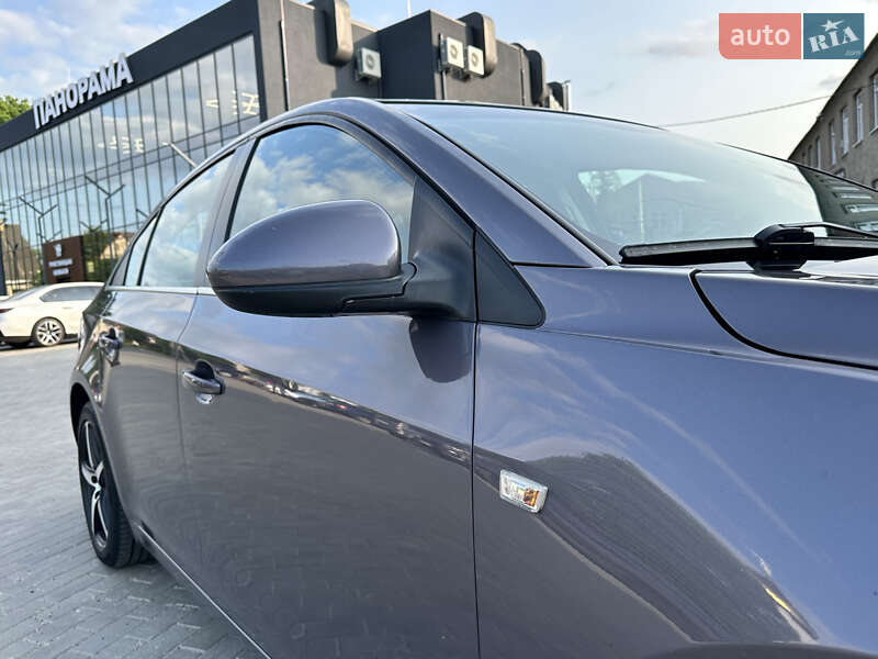 Седан Chevrolet Cruze 2010 в Луцьку