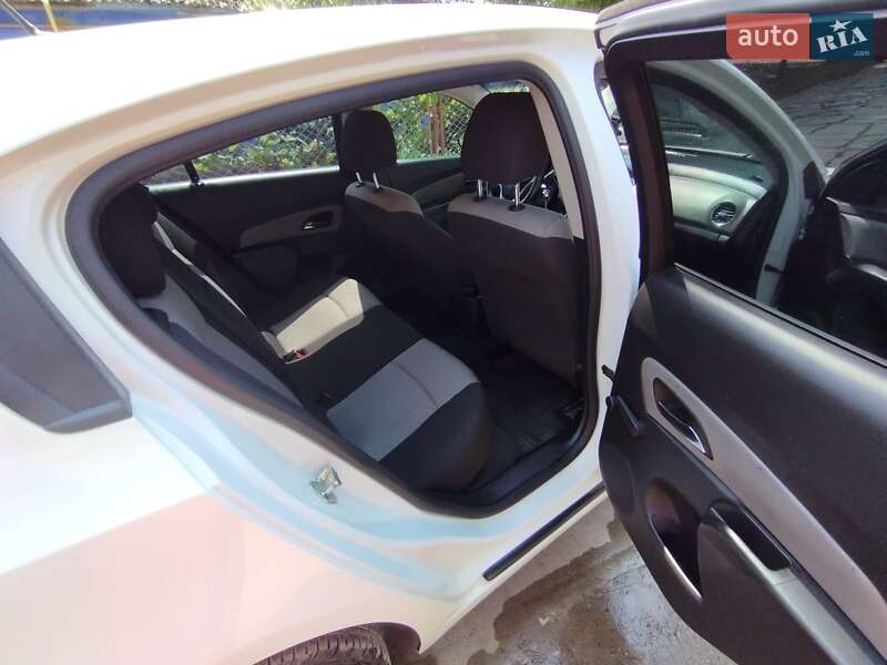 Хетчбек Chevrolet Cruze 2012 в Тернополі
