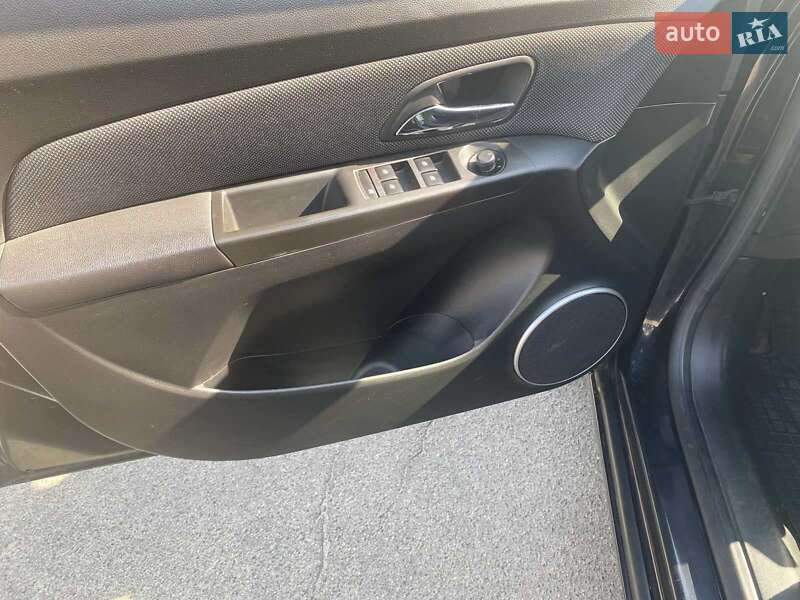 Седан Chevrolet Cruze 2012 в Києві