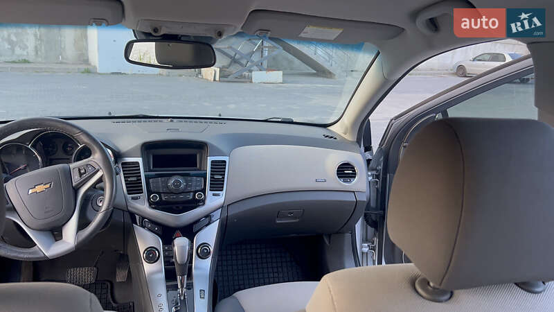 Седан Chevrolet Cruze 2010 в Львові