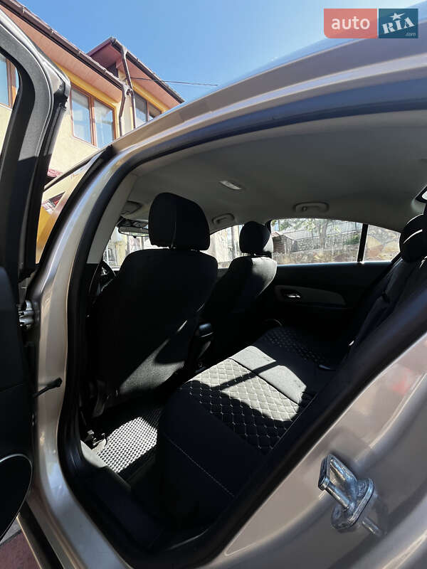 Седан Chevrolet Cruze 2011 в Тернополе