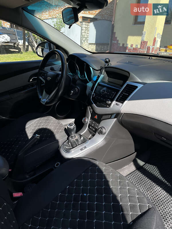 Седан Chevrolet Cruze 2011 в Тернополе