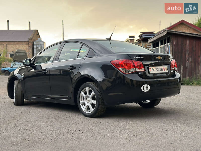 Седан Chevrolet Cruze 2010 в Луцке