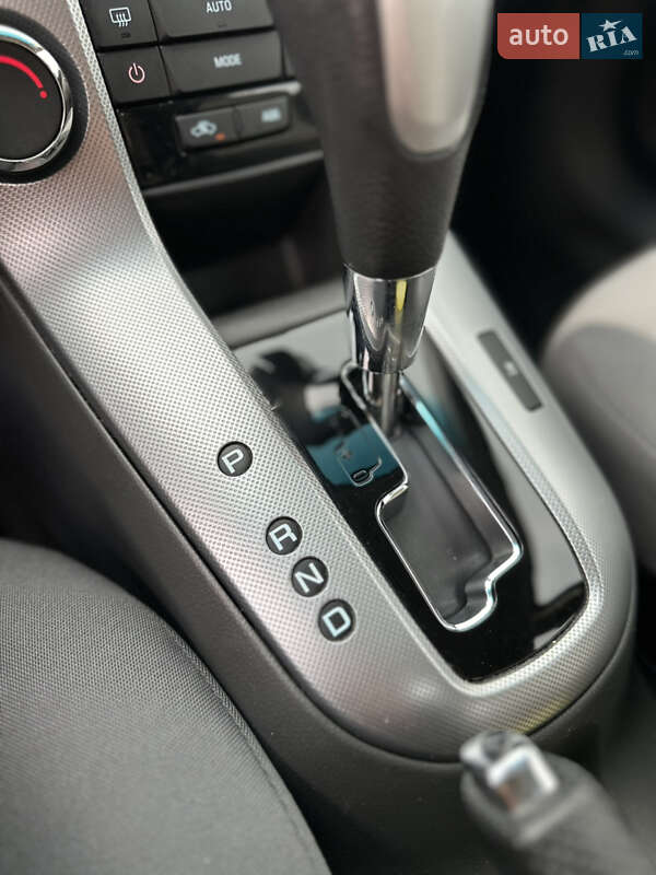 Седан Chevrolet Cruze 2010 в Луцке