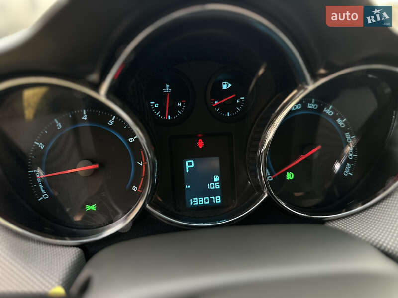 Седан Chevrolet Cruze 2010 в Луцке