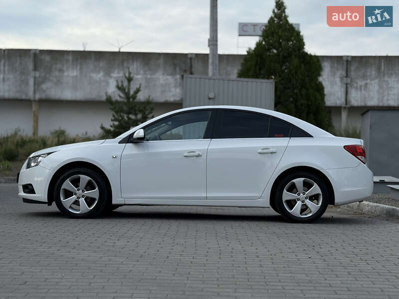 Седан Chevrolet Cruze 2010 в Дніпрі