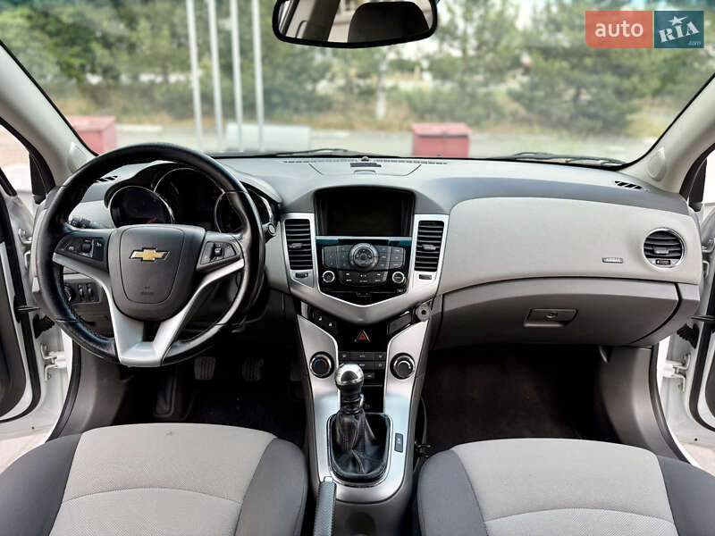 Седан Chevrolet Cruze 2010 в Дніпрі