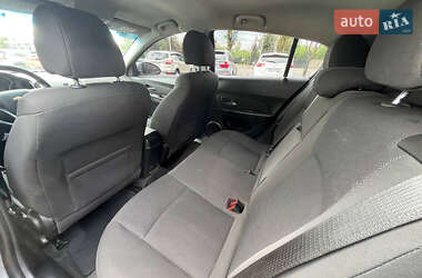 Хэтчбек Chevrolet Cruze 2013 в 