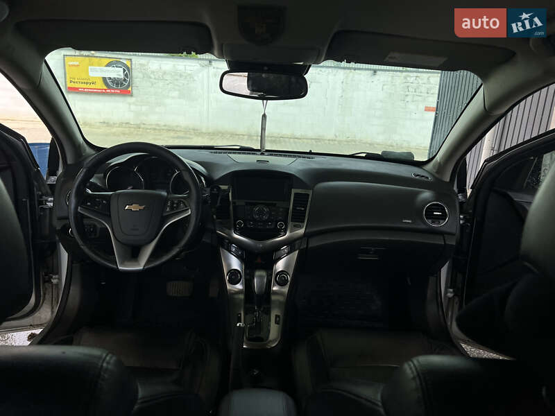 Седан Chevrolet Cruze 2012 в Черновцах