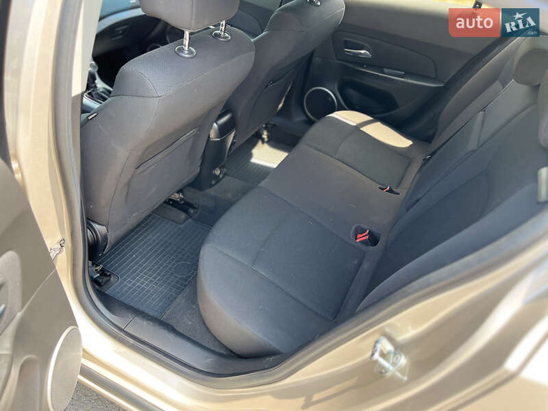 Хэтчбек Chevrolet Cruze 2012 в Калуше