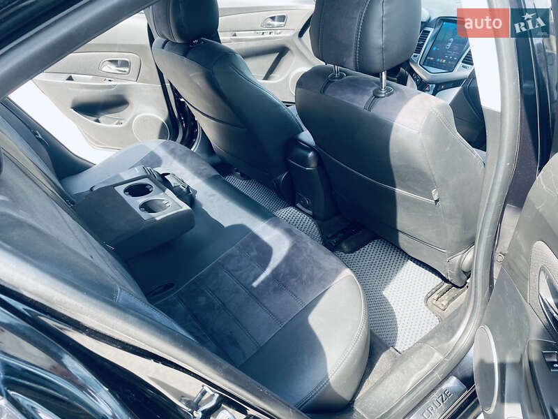 Седан Chevrolet Cruze 2011 в Кам'янському