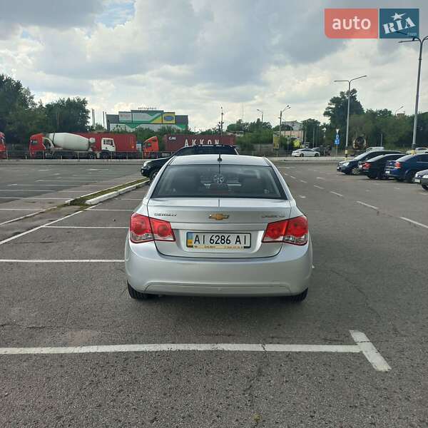 Седан Chevrolet Cruze 2011 в Києві