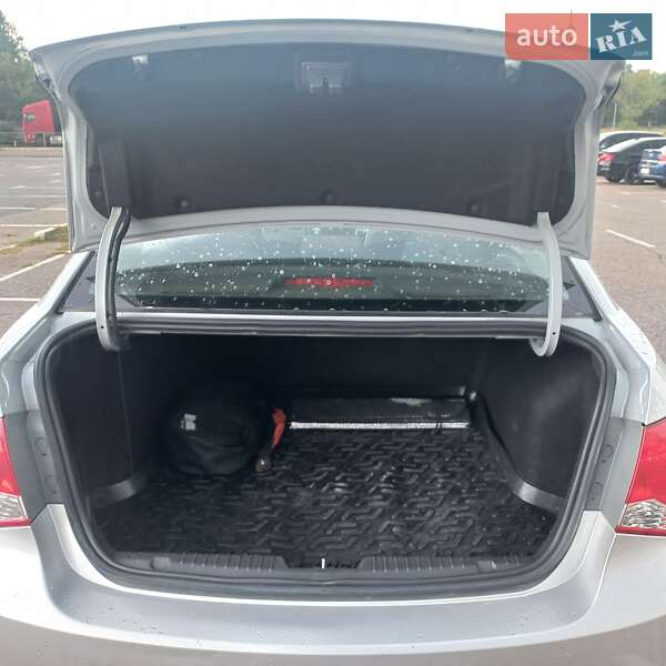 Седан Chevrolet Cruze 2011 в Києві