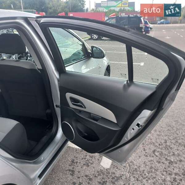 Седан Chevrolet Cruze 2011 в Києві