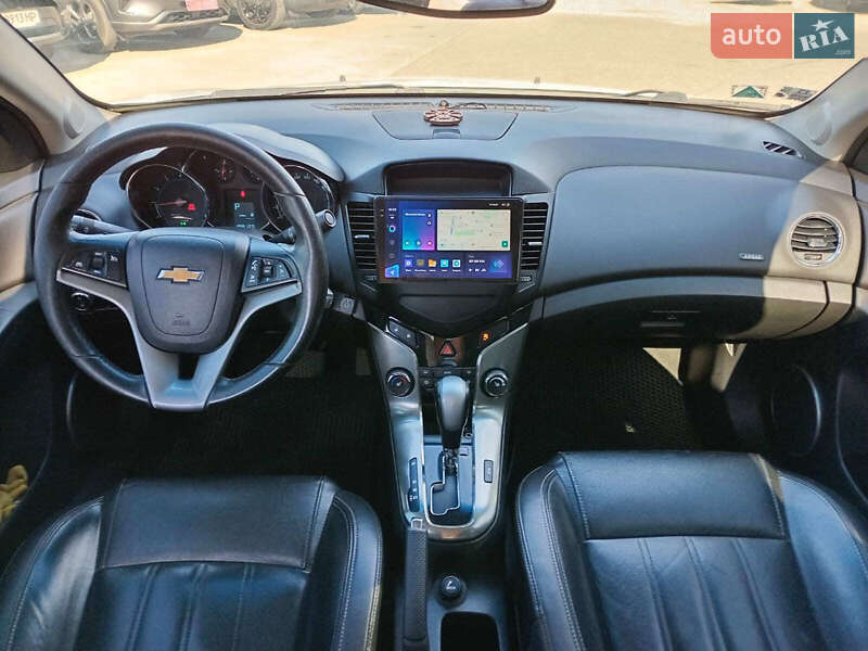 Седан Chevrolet Cruze 2012 в Львове