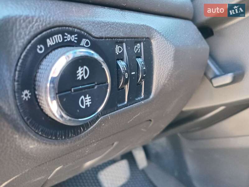 Седан Chevrolet Cruze 2012 в Львове