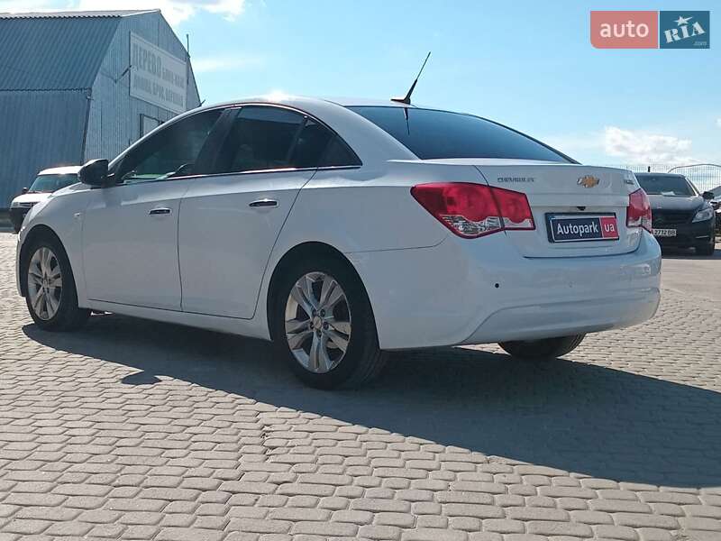 Седан Chevrolet Cruze 2012 в Львове