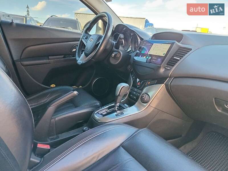 Седан Chevrolet Cruze 2012 в Львове