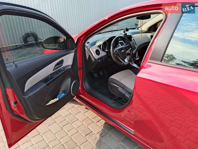 Седан Chevrolet Cruze 2011 в Тернополі
