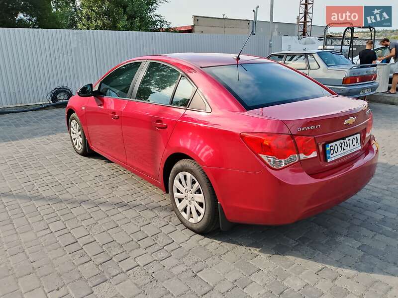 Седан Chevrolet Cruze 2011 в Тернополі