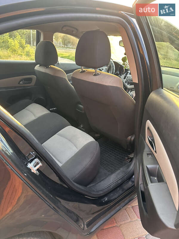 Седан Chevrolet Cruze 2015 в Новомосковске