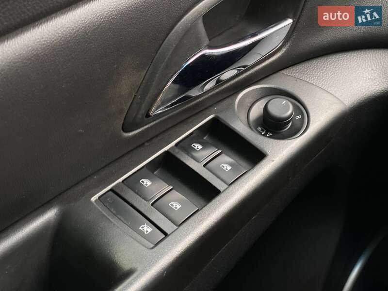 Седан Chevrolet Cruze 2012 в Киеве