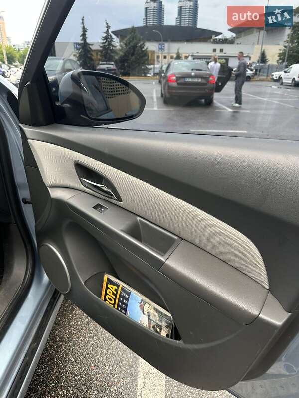 Седан Chevrolet Cruze 2010 в Киеве