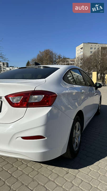 Седан Chevrolet Cruze 2018 в Львове