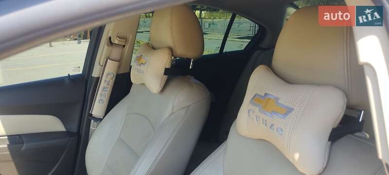 Седан Chevrolet Cruze 2015 в Николаеве
