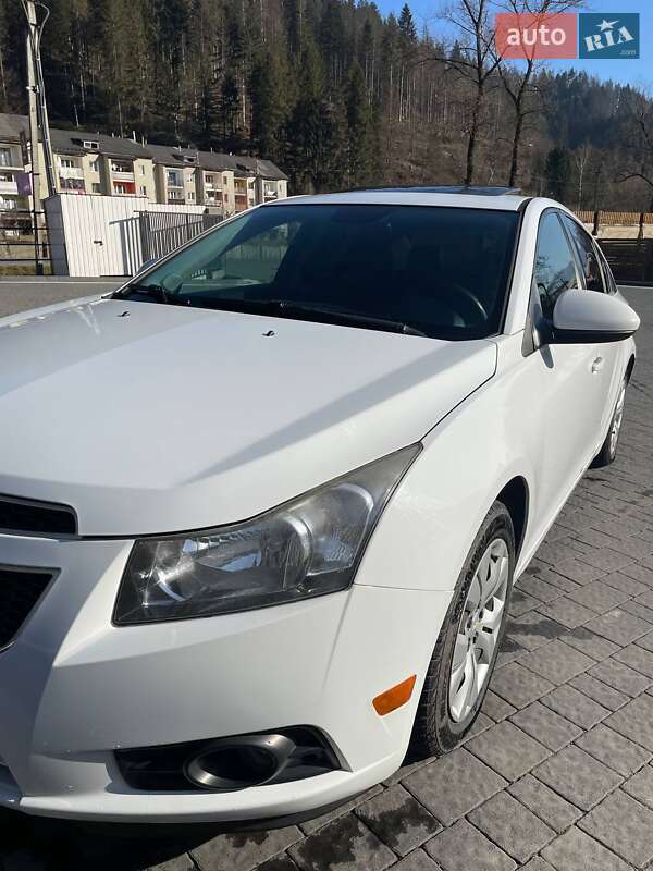 Седан Chevrolet Cruze 2014 в Міжгір'ї
