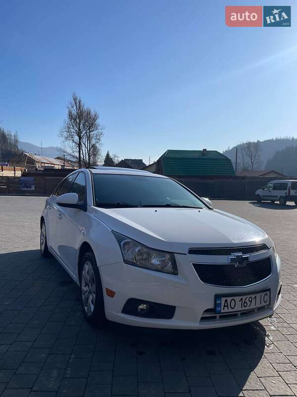 Седан Chevrolet Cruze 2014 в Міжгір'ї